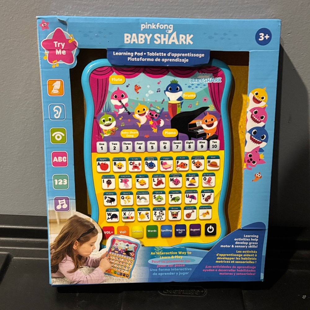 Pinkfong Baby Shark Interactive Learning Pad - Yellow and Blue
